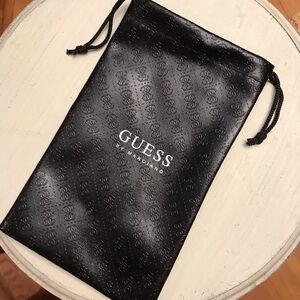 🤓 GUESS Eyeglass Case